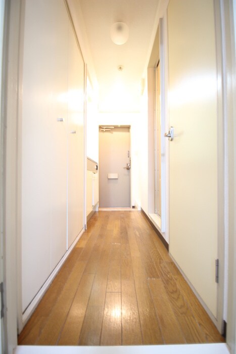 物件内観写真7　(玄関)