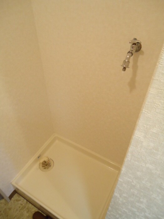 物件内観写真9　(洗濯機置場)