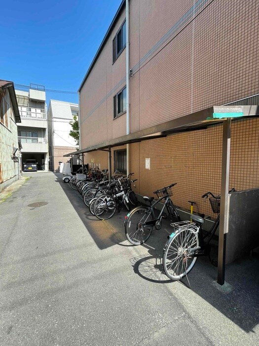 物件外観写真5　(駐輪場)