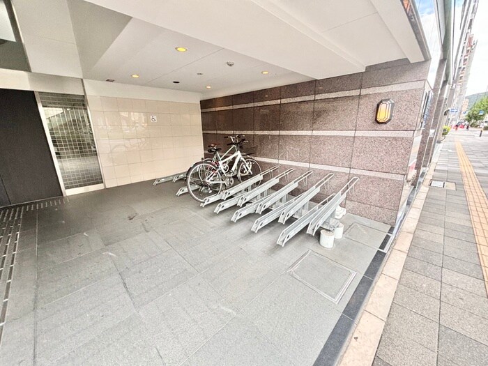 物件外観写真3　(駐輪場)
