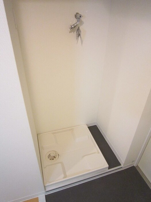 物件内観写真13　(洗濯機置場)