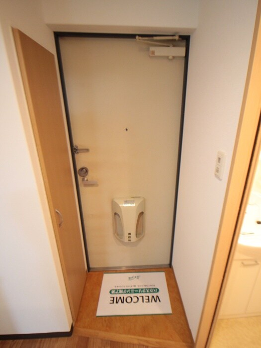 物件内観写真15　(玄関)