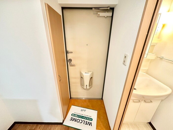 物件内観写真17　(玄関)