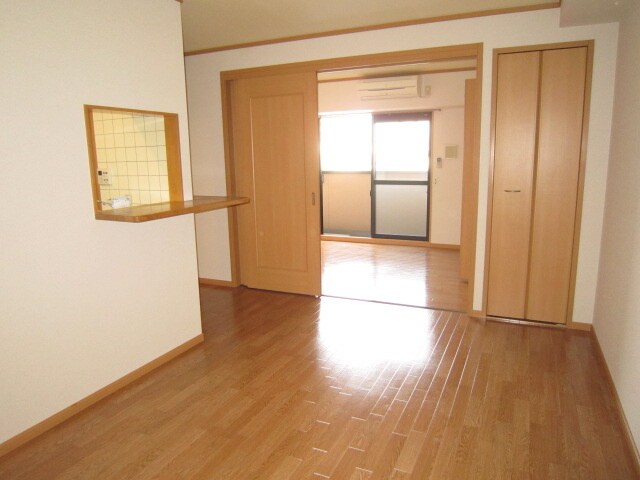 物件内観写真8　(居室)