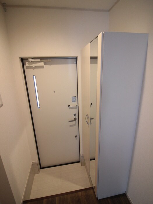 物件内観写真10　(玄関)
