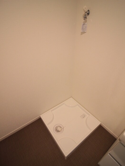 物件内観写真12　(洗濯機置場)