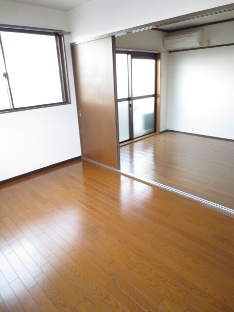 物件内観写真10　(居室)