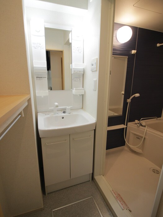 物件内観写真12　(洗面)