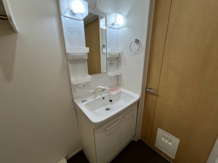 物件内観写真11　(洗面)