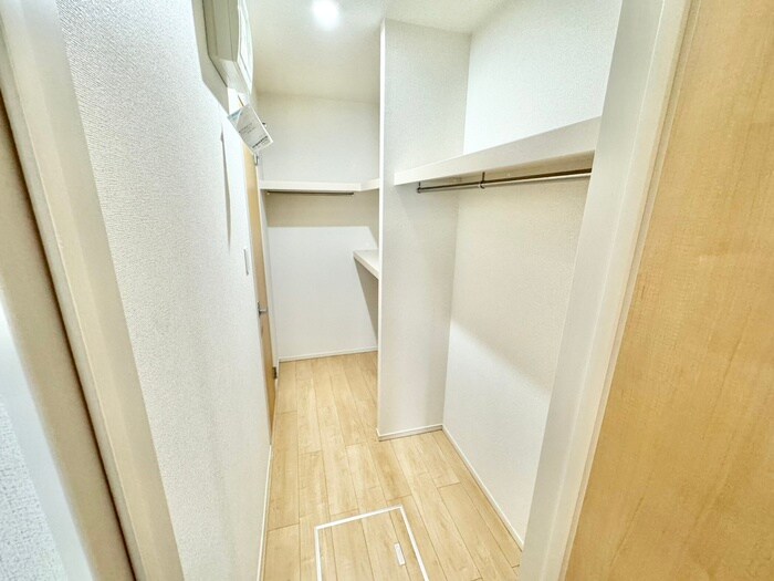 物件内観写真13　(収納)