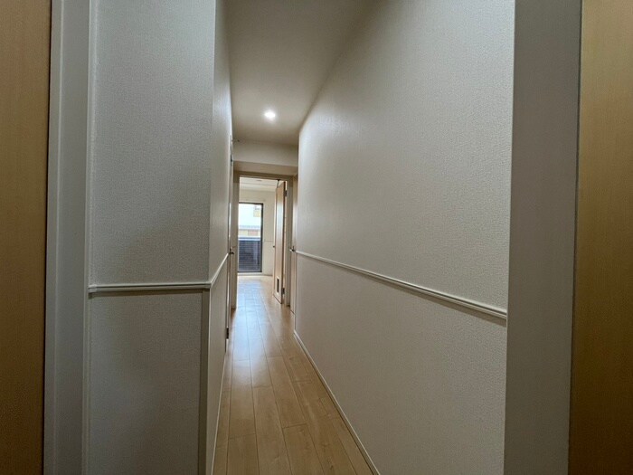 物件内観写真15　(廊下)