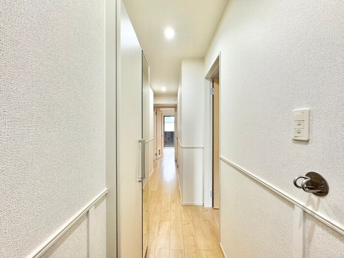 物件内観写真20　(廊下)