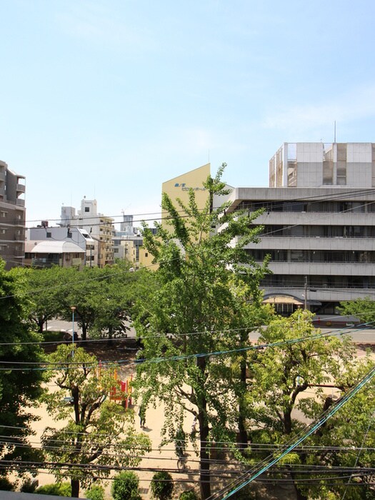 物件内観写真16　(室内からの展望)