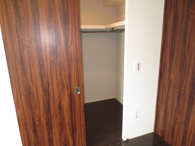 物件内観写真15　(収納)