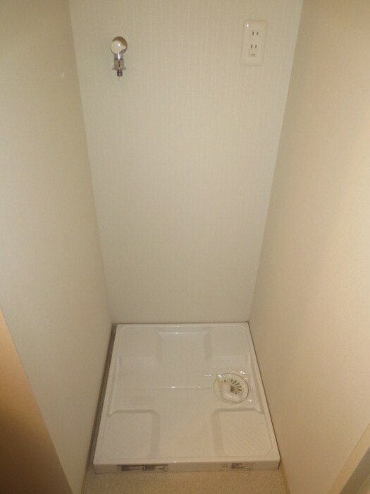 物件内観写真14　(洗濯機置場)