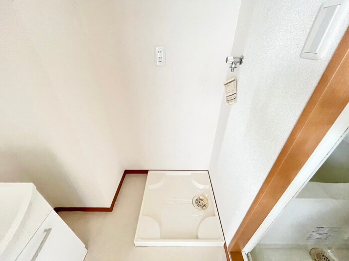 物件内観写真18　(洗濯機置場)