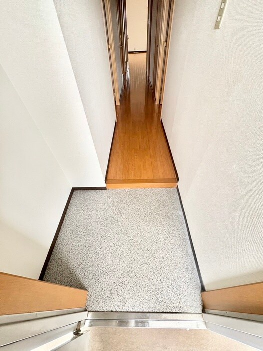 物件内観写真14　(玄関)