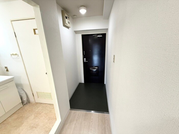 物件内観写真7　(玄関)