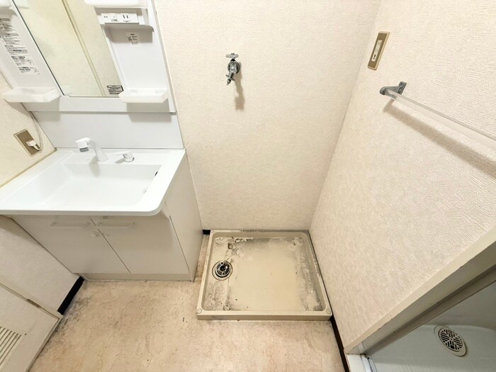 物件内観写真11　(洗濯機置場)