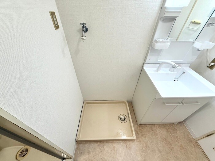 物件内観写真11　(洗濯機置場)