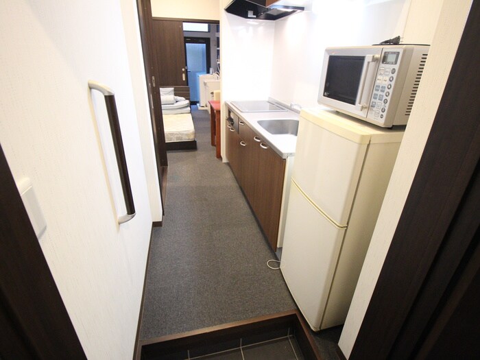 物件内観写真3　(玄関)