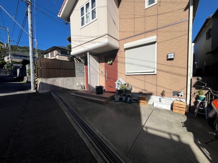 物件外観写真6　(駐車場)