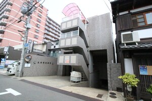 丸共ビル外観写真