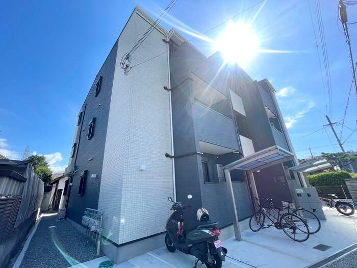 物件外観写真6　(バイク置き場)