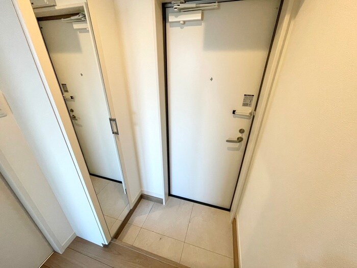 物件内観写真16　(玄関)