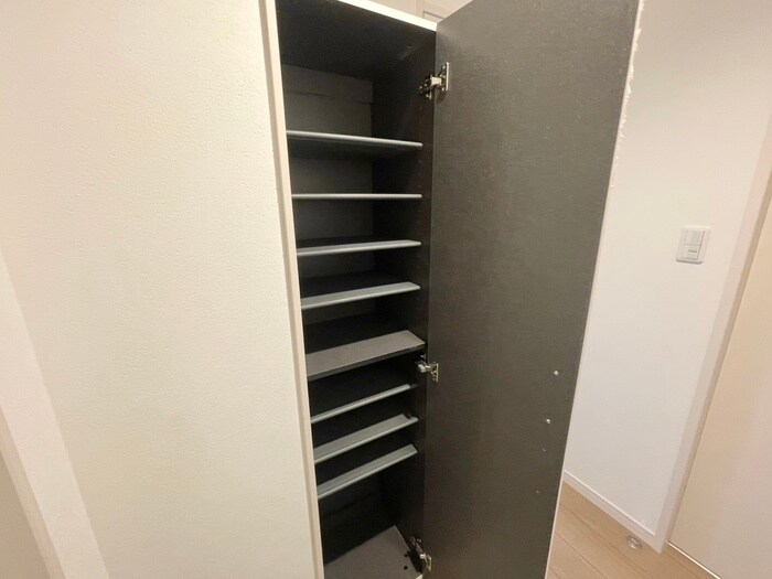 物件内観写真18　(靴箱)