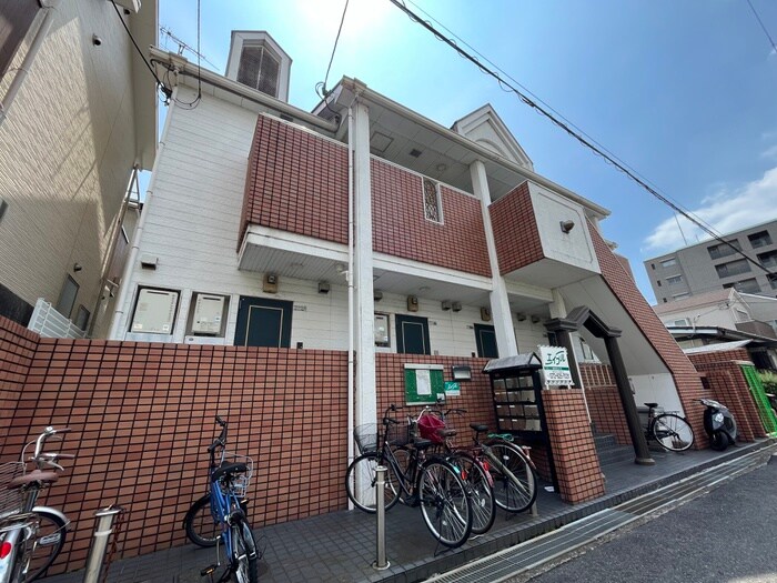 物件外観写真6　(エントランス部分)