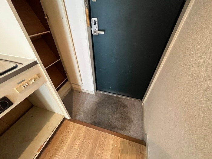 物件内観写真16　(玄関)