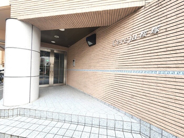 物件外観写真4　(エントランス部分)