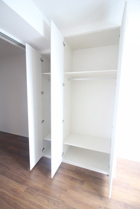 物件内観写真13　(収納)