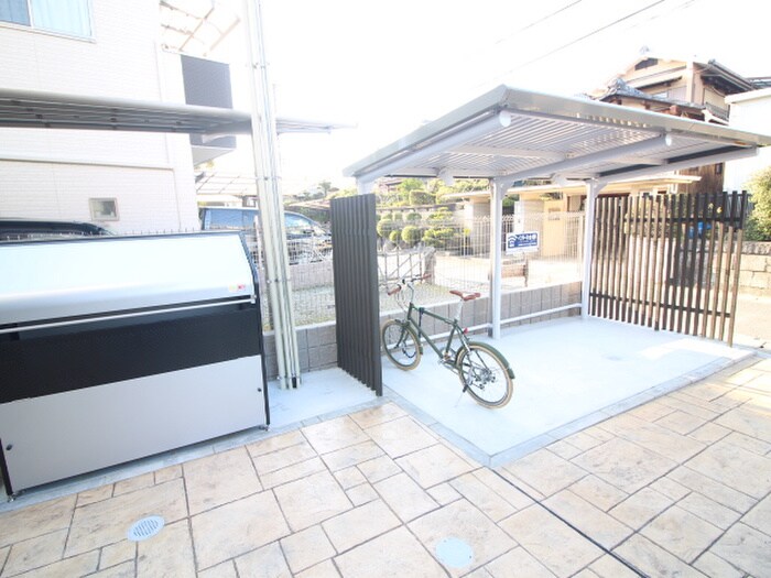 物件外観写真6　(駐輪場)