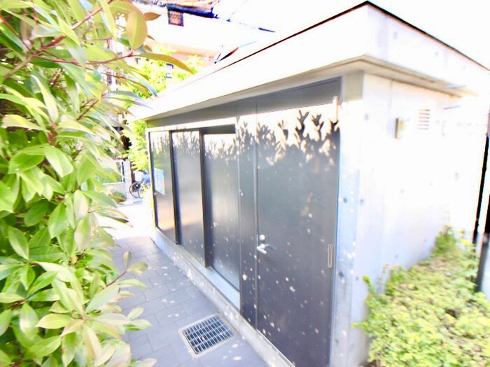 物件外観写真6　(建物設備)