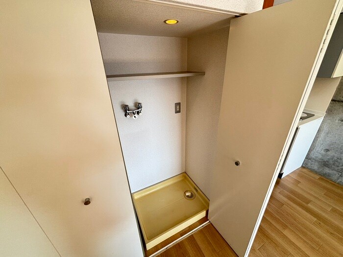 物件内観写真14　(洗濯機置場)