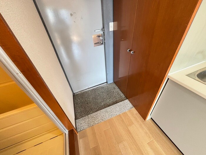 物件内観写真18　(玄関)