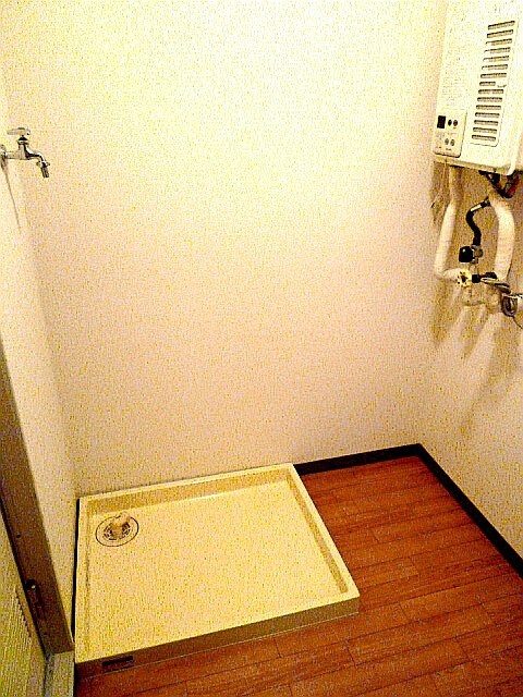 物件内観写真10　(洗濯機置場)