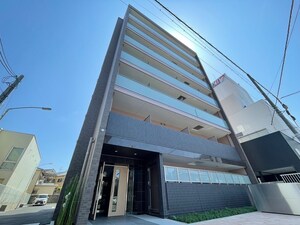 ローブコート六地蔵駅前外観写真