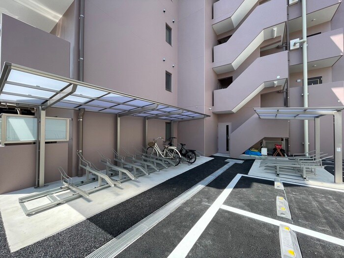 物件外観写真3　(駐輪場)
