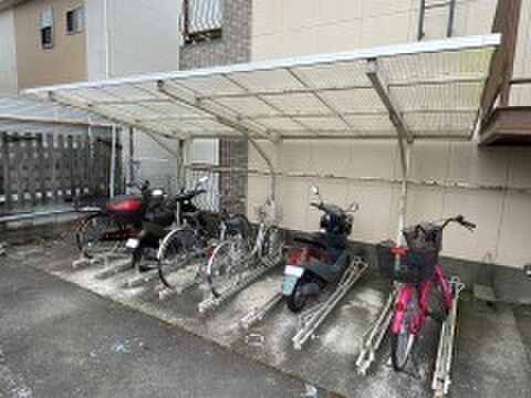 物件外観写真3　(駐輪場)