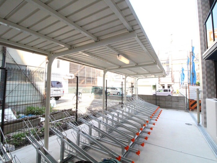 物件外観写真6　(駐輪場)