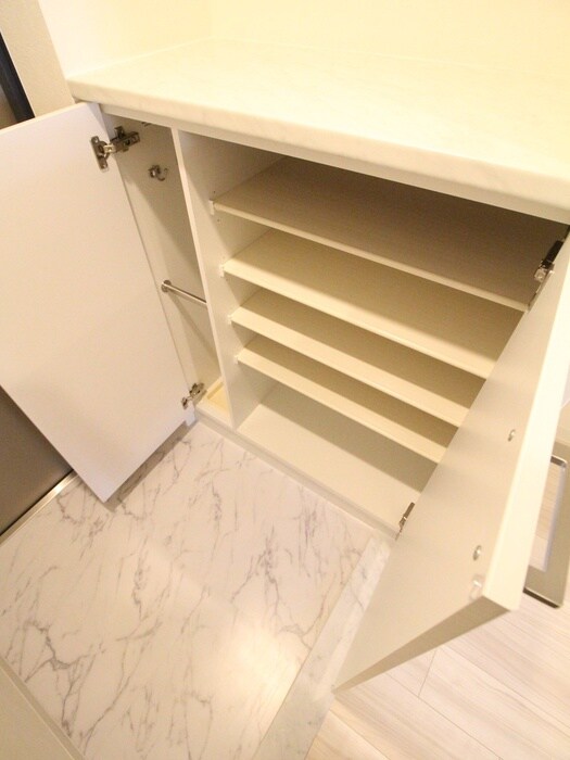 物件内観写真12　(靴箱)