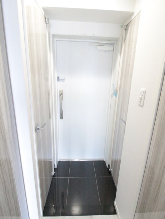 物件内観写真7　(玄関)