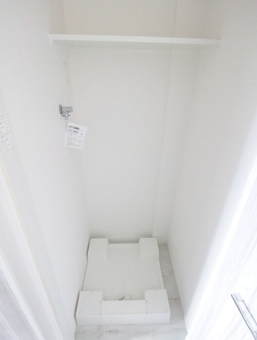 物件内観写真17　(洗濯機置場)