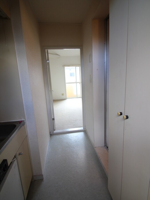 物件内観写真12　(廊下)