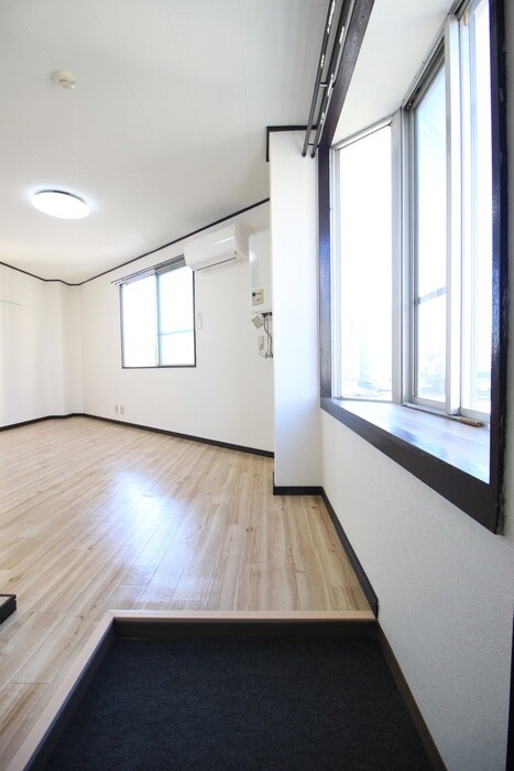 物件内観写真9　(玄関)