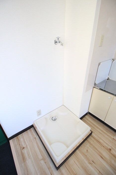 物件内観写真11　(洗濯機置場)