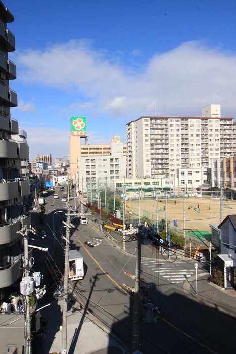 物件内観写真22　(室内からの展望)